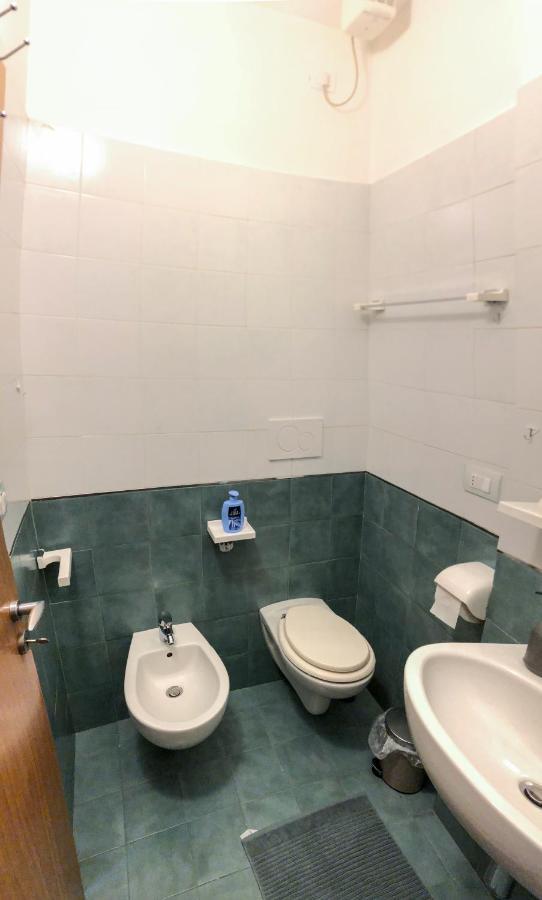 The Singer'S House Apartment Bari Luaran gambar